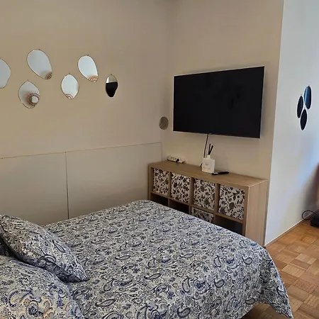 Mi Casa 11 *
